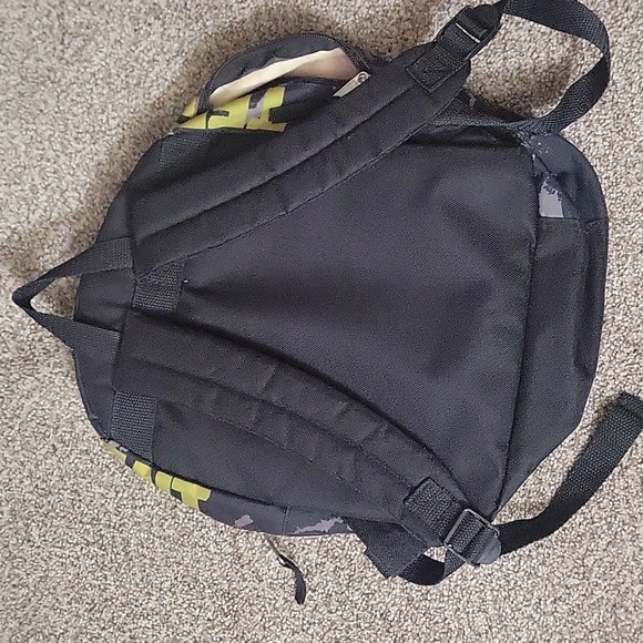 Backpack - Picture 2 of 3